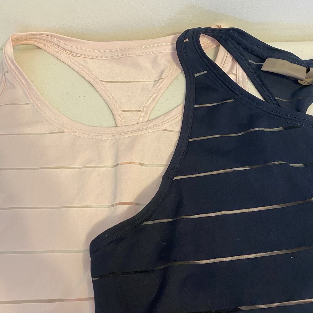 Women's XL Athleta Sleeveless Tank Tops Running Activewear Workout Gym Lot Of 3 - Picture 4 of 11